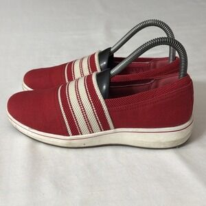 Clarks Women's Breeze Sky Mist Loafer Red Gently Uses Size 6.5 Casual Slip On